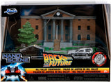 Volver al Futuro Nano Scene Hollywood Rides Hill Valley Courthouse Scene con 2 mini vehiculos